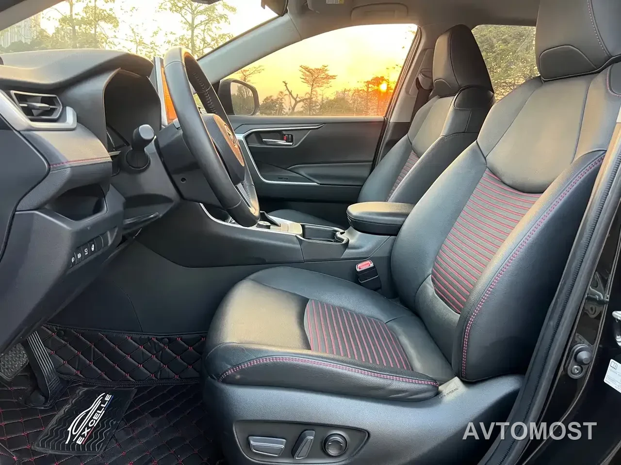 Toyota RAV4 Rongfang Dual Engine E+ 2022 2.5L 2WD Elite Pro — фото 10