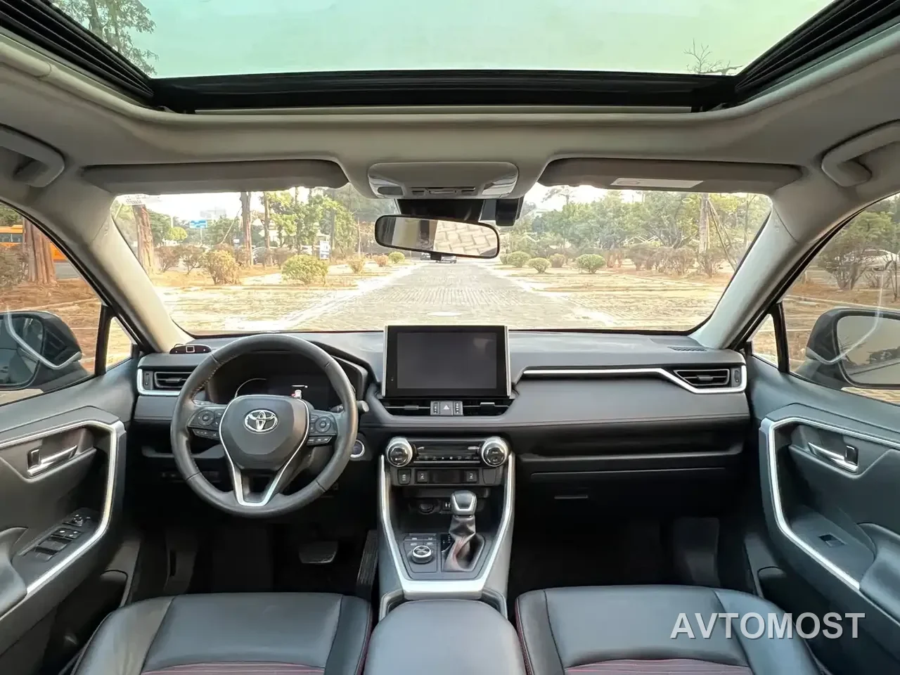 Toyota RAV4 Rongfang Dual Engine E+ 2022 2.5L 2WD Elite Pro — фото 12