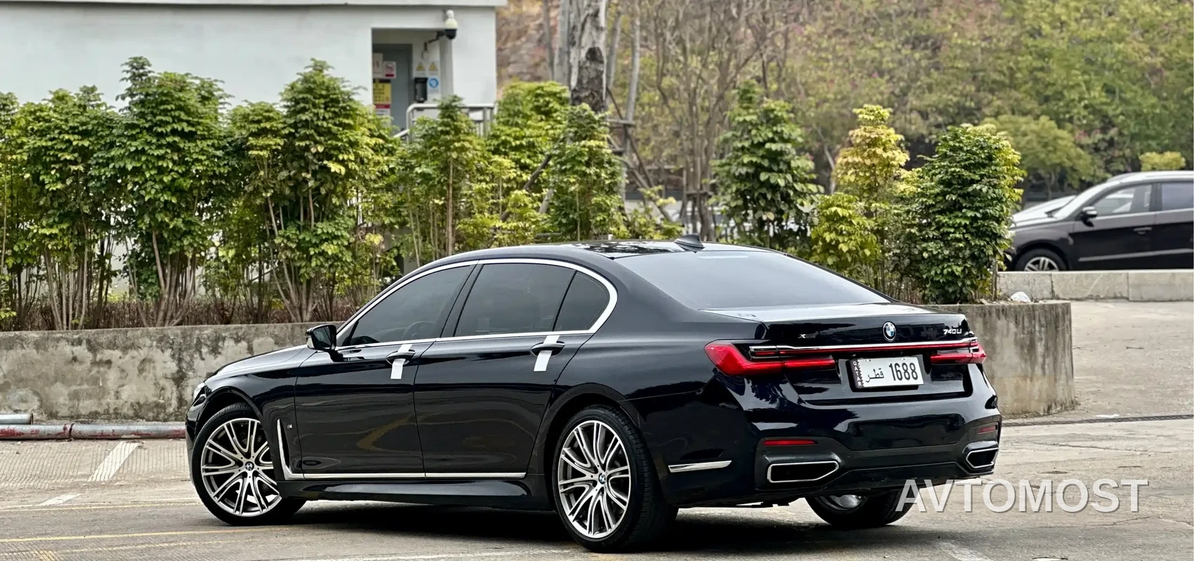 BMW 7 Series 2021 Model 740Li xDrive Executive Luxury Package — фото 4