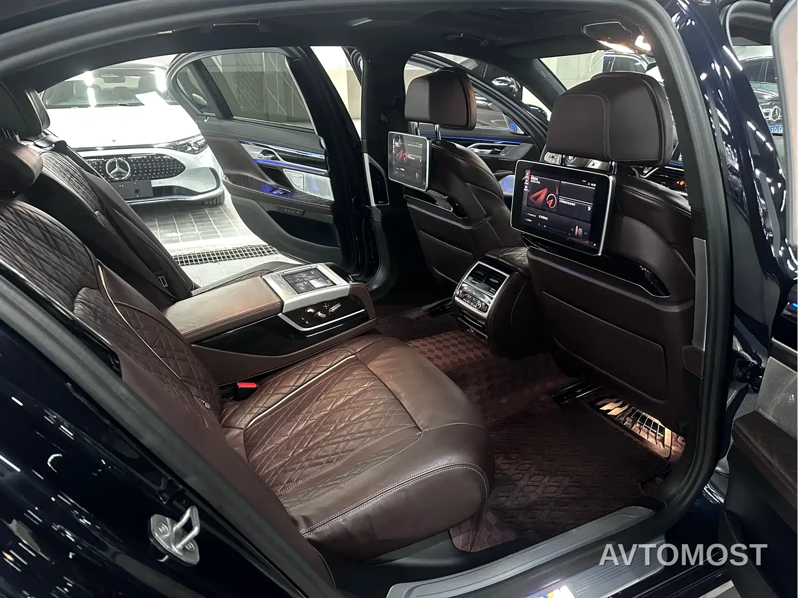 BMW 7 Series 2021 Model 740Li xDrive Executive Luxury Package — фото 16