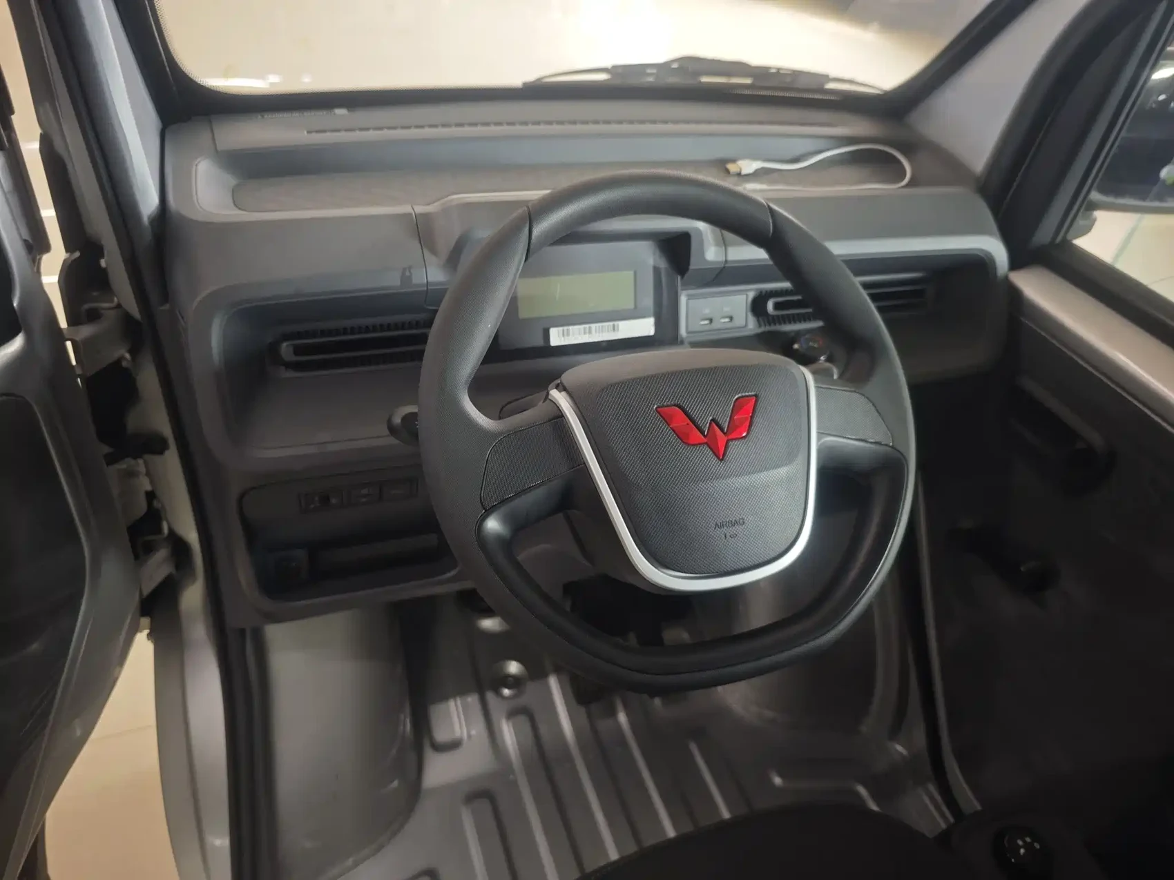 Wuling E10 2023 Comfort Model — фото 4