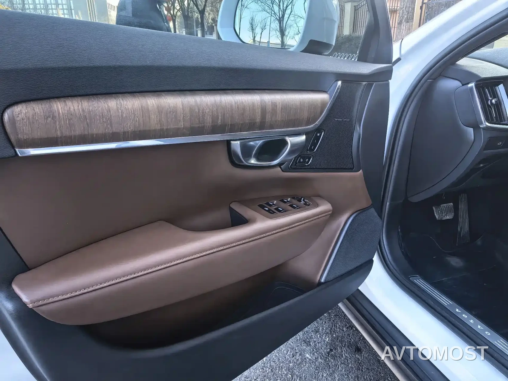 Volvo V90 2023 Cross Country B5 AWD Smart Distance Edition — фото 12