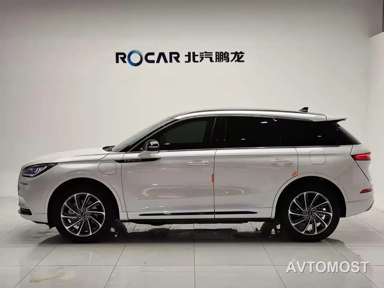 Lincoln Adventurer NEV 2021 PHEV 4WD e-Enjoy Edition — фото 3