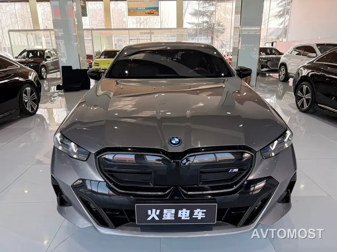 BMW i5 M60 2024 xDrive M60 — фото 12