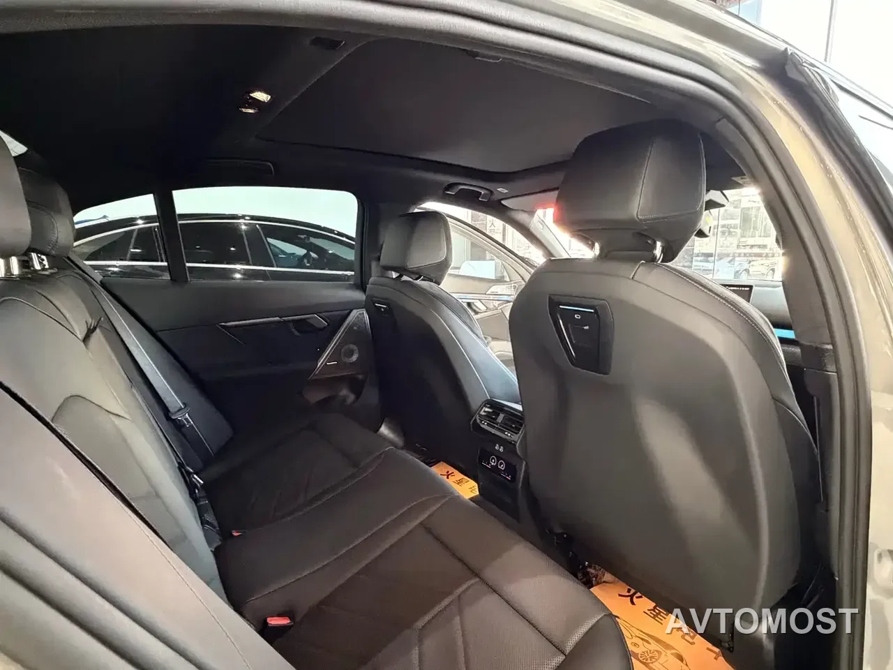 BMW i5 M60 2024 xDrive M60 — фото 17