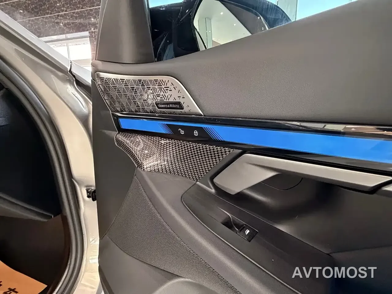BMW i5 M60 2024 xDrive M60 — фото 3