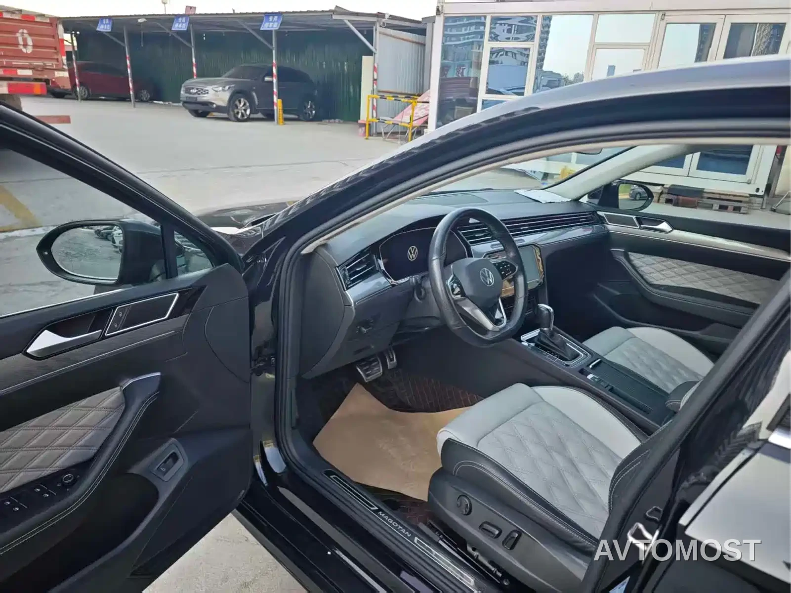 Volkswagen Magotan 2023 2 Million Units Anniversary Edition 330TSI DSG Leading Type — фото 8