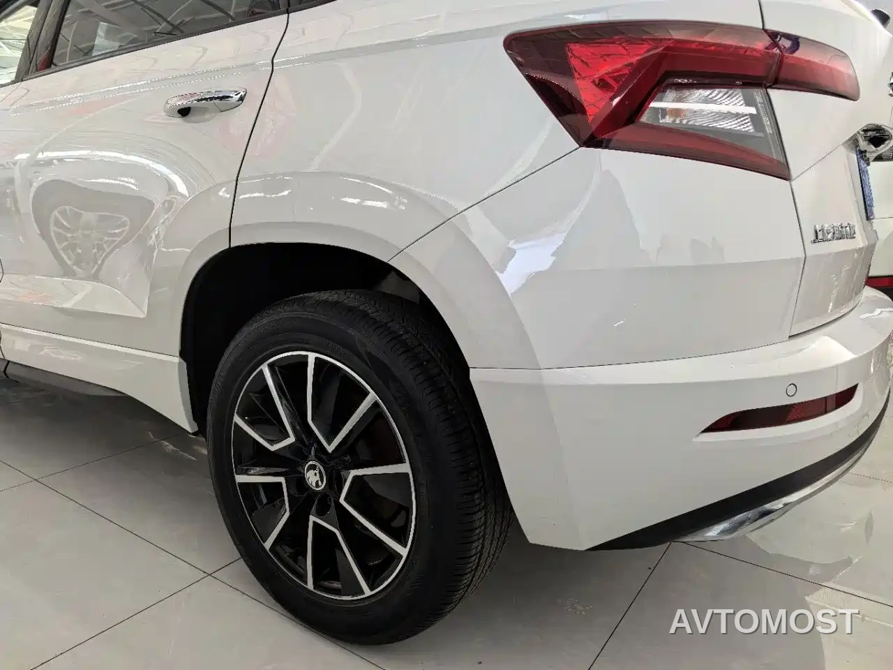 Škoda Karoq 2022 TSI280 Premium Edition — фото 11