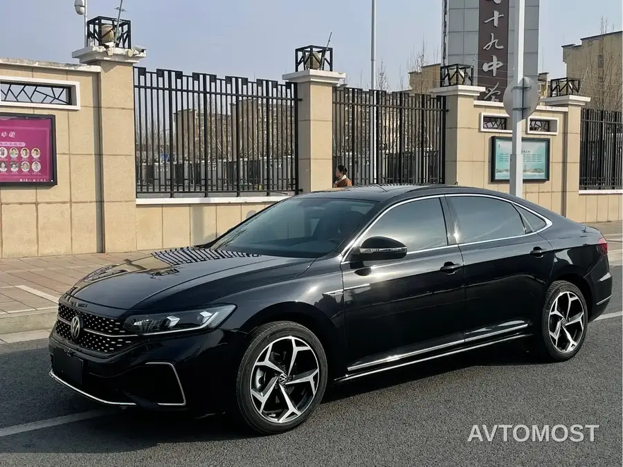 Volkswagen Passat 2025 Outstanding 380TSI Starlight Dragon Soaring Edition