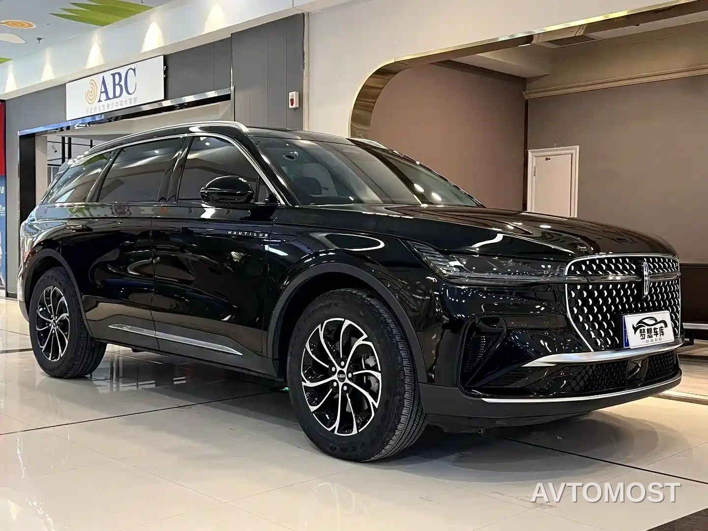 Lincoln Nautilus 2025 2.0T AWD Zunxiang Edition — фото 3