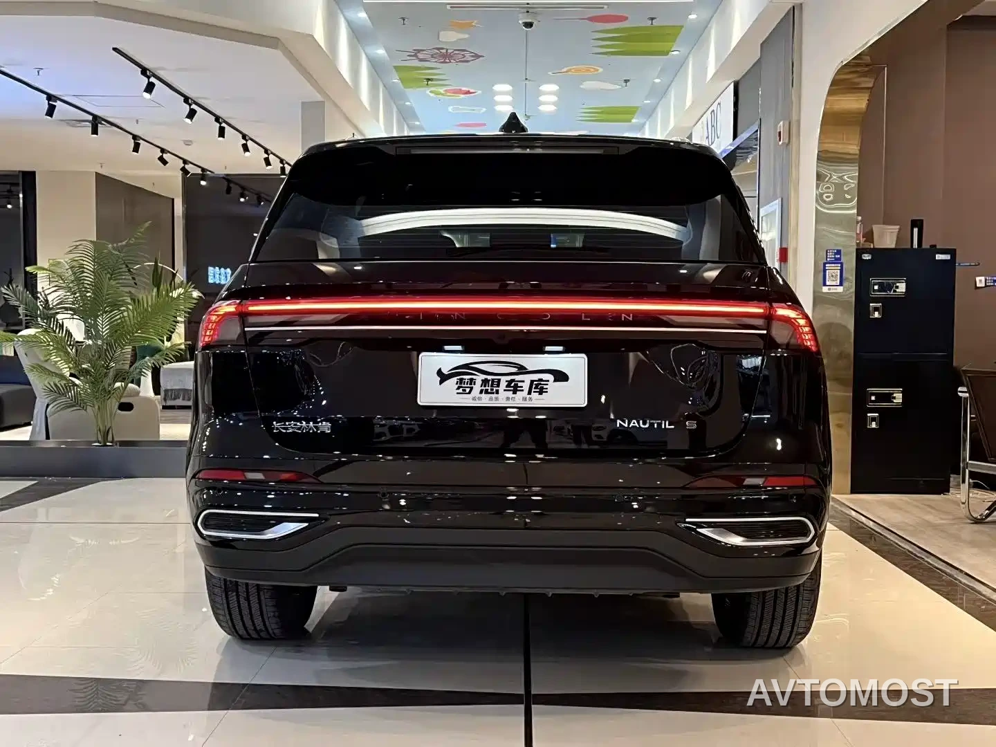 Lincoln Nautilus 2025 2.0T AWD Zunxiang Edition — фото 8