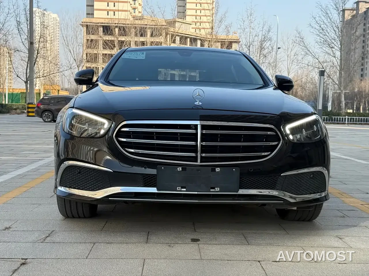 Mercedes-Benz E-Class New Energy 2022 E 350 e L Plug-in Hybrid Sedan — фото 2