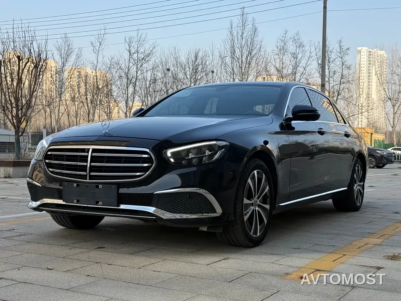 Mercedes-Benz E-Class New Energy 2022 E 350 e L Plug-in Hybrid Sedan — фото 3