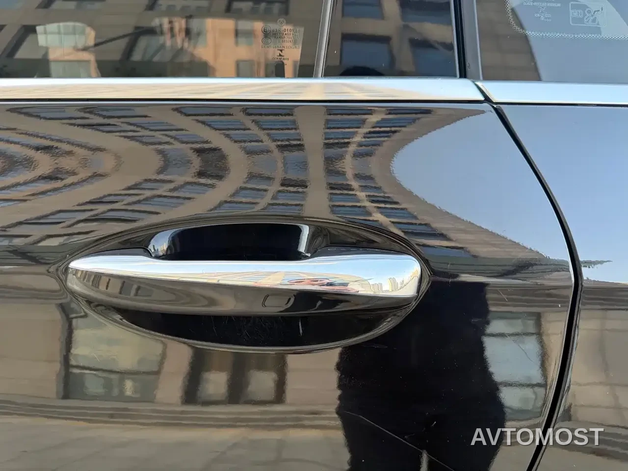 Mercedes-Benz E-Class New Energy 2022 E 350 e L Plug-in Hybrid Sedan — фото 10