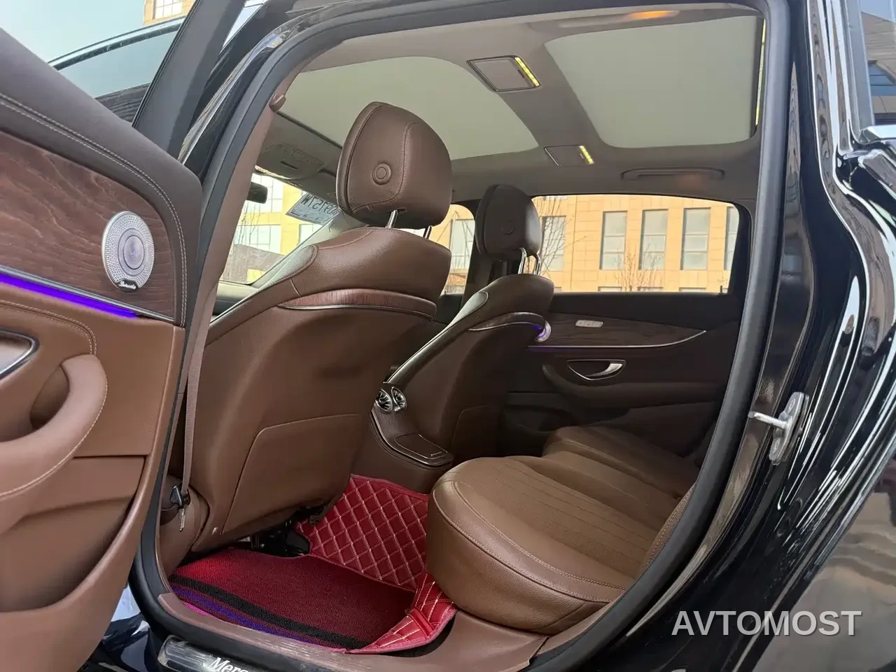Mercedes-Benz E-Class New Energy 2022 E 350 e L Plug-in Hybrid Sedan — фото 11