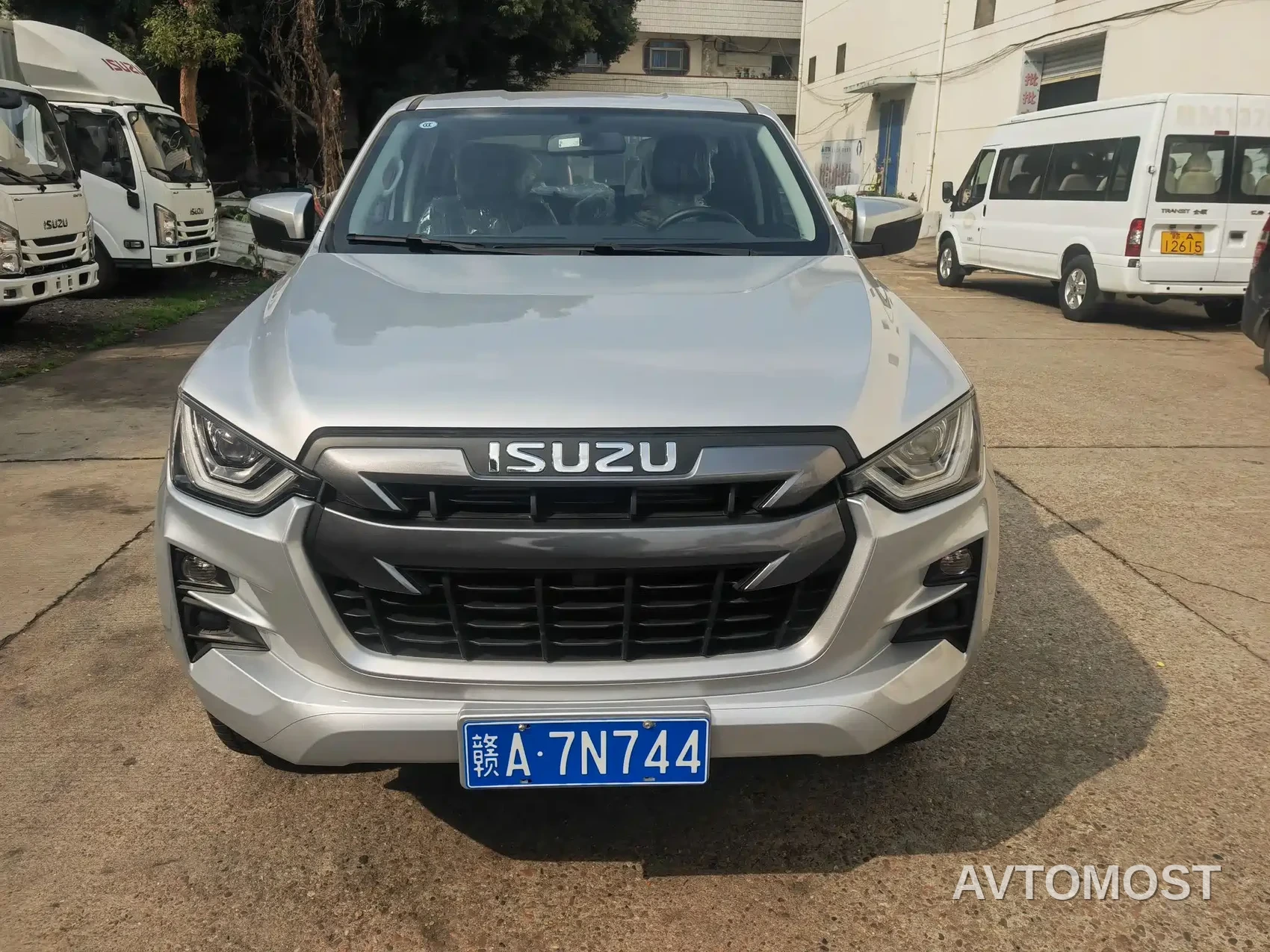 Isuzu Lingtuo 2023 2.5T Automatic 2WD Diesel Navigation Long Chassis — фото 2