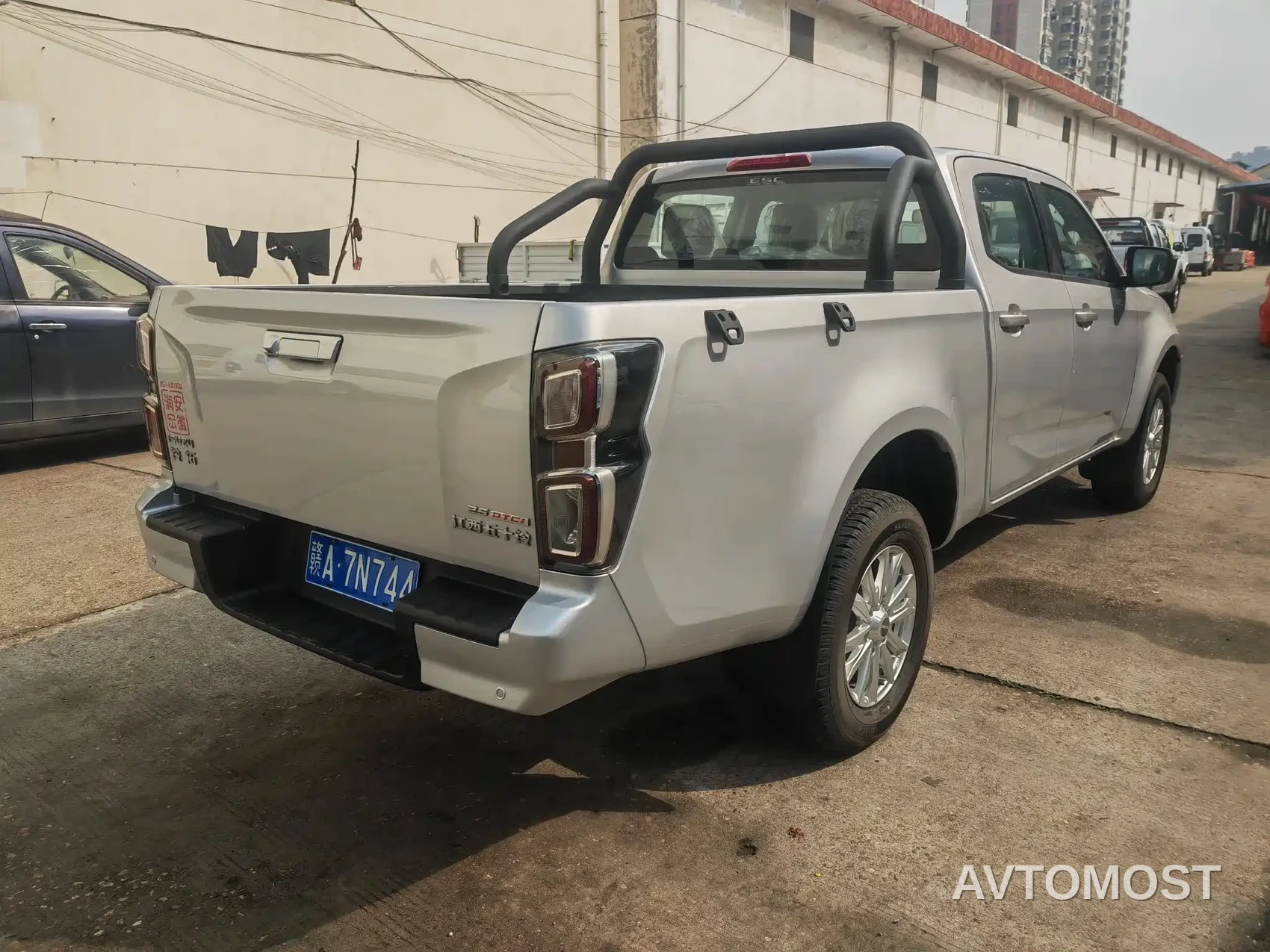 Isuzu Lingtuo 2023 2.5T Automatic 2WD Diesel Navigation Long Chassis — фото 4