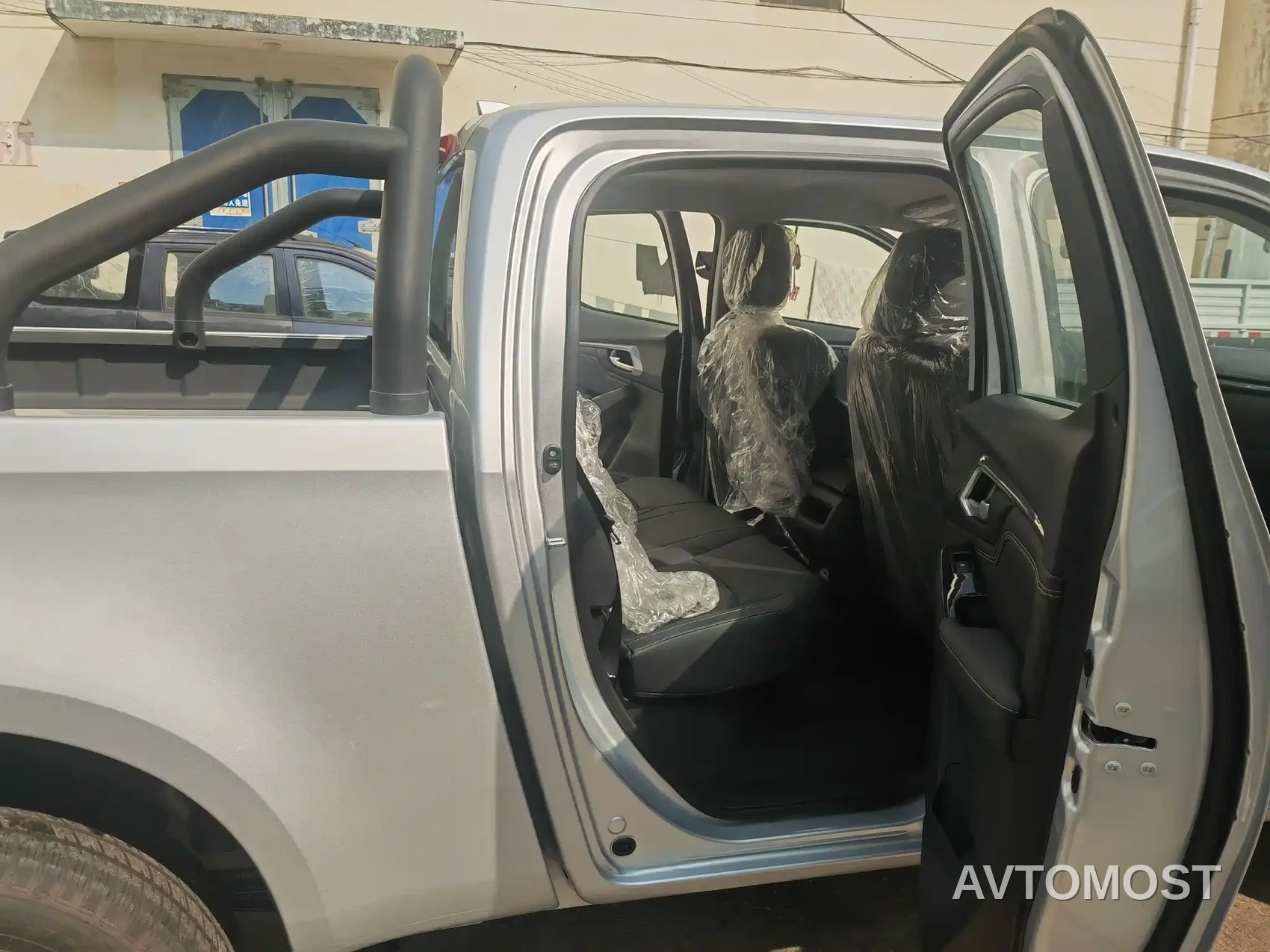Isuzu Lingtuo 2023 2.5T Automatic 2WD Diesel Navigation Long Chassis — фото 10