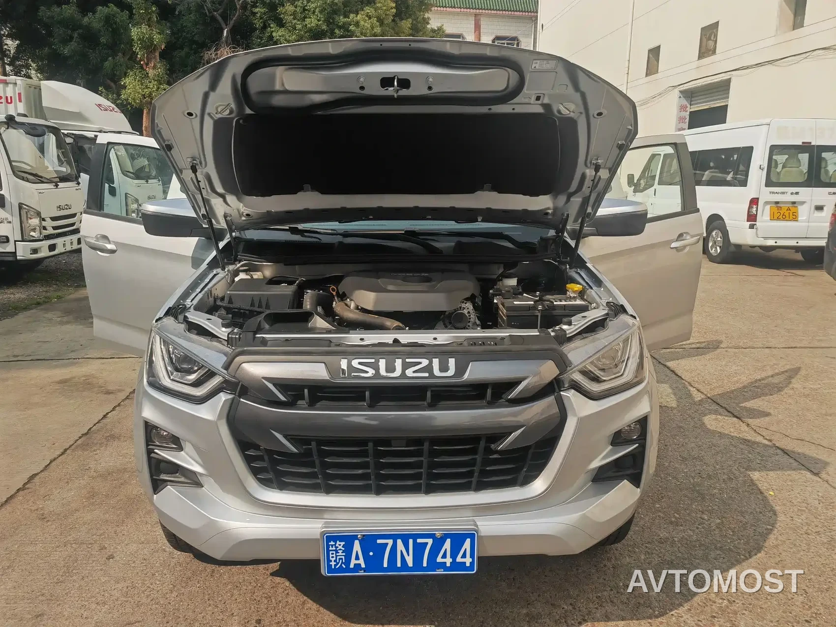 Isuzu Lingtuo 2023 2.5T Automatic 2WD Diesel Navigation Long Chassis — фото 11