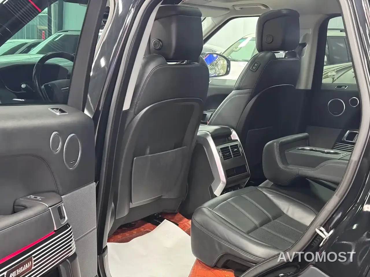 Land Rover Range Rover Sport PHEV 2022 P400e SE — фото 11