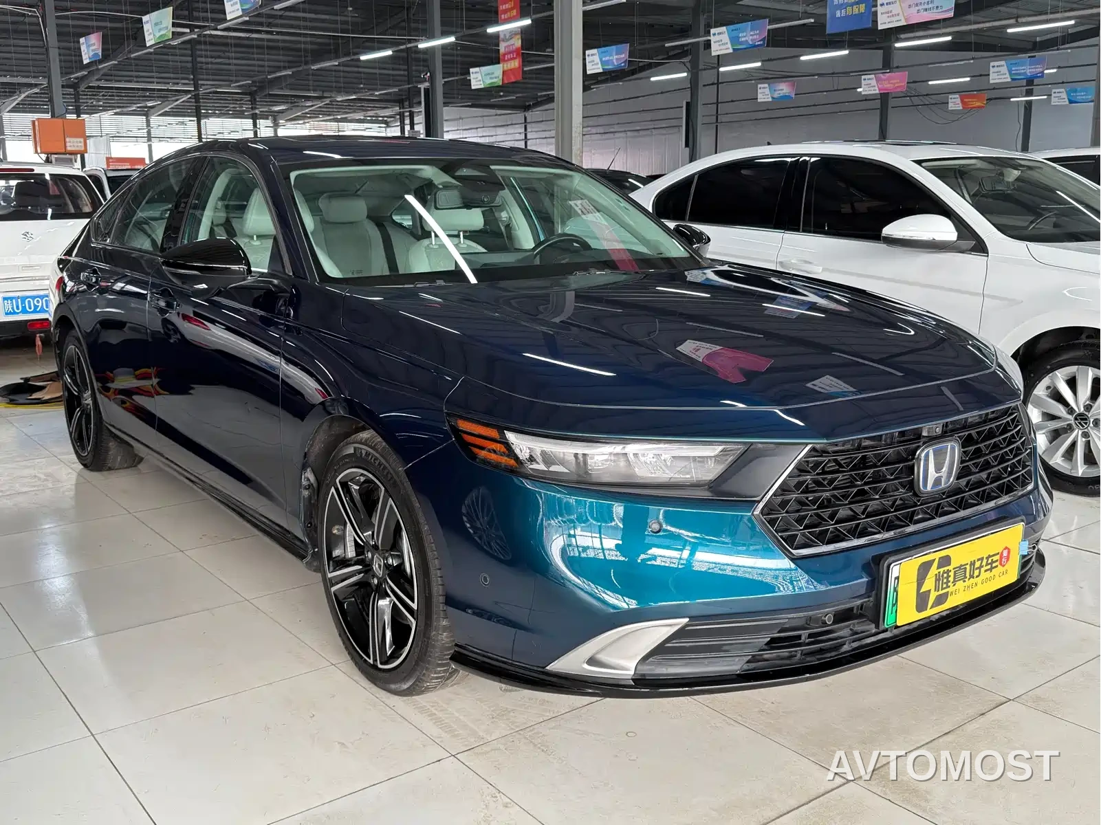 Honda Accord New Energy 2023 2.0L e:PHEV Flagship Edition — фото 1