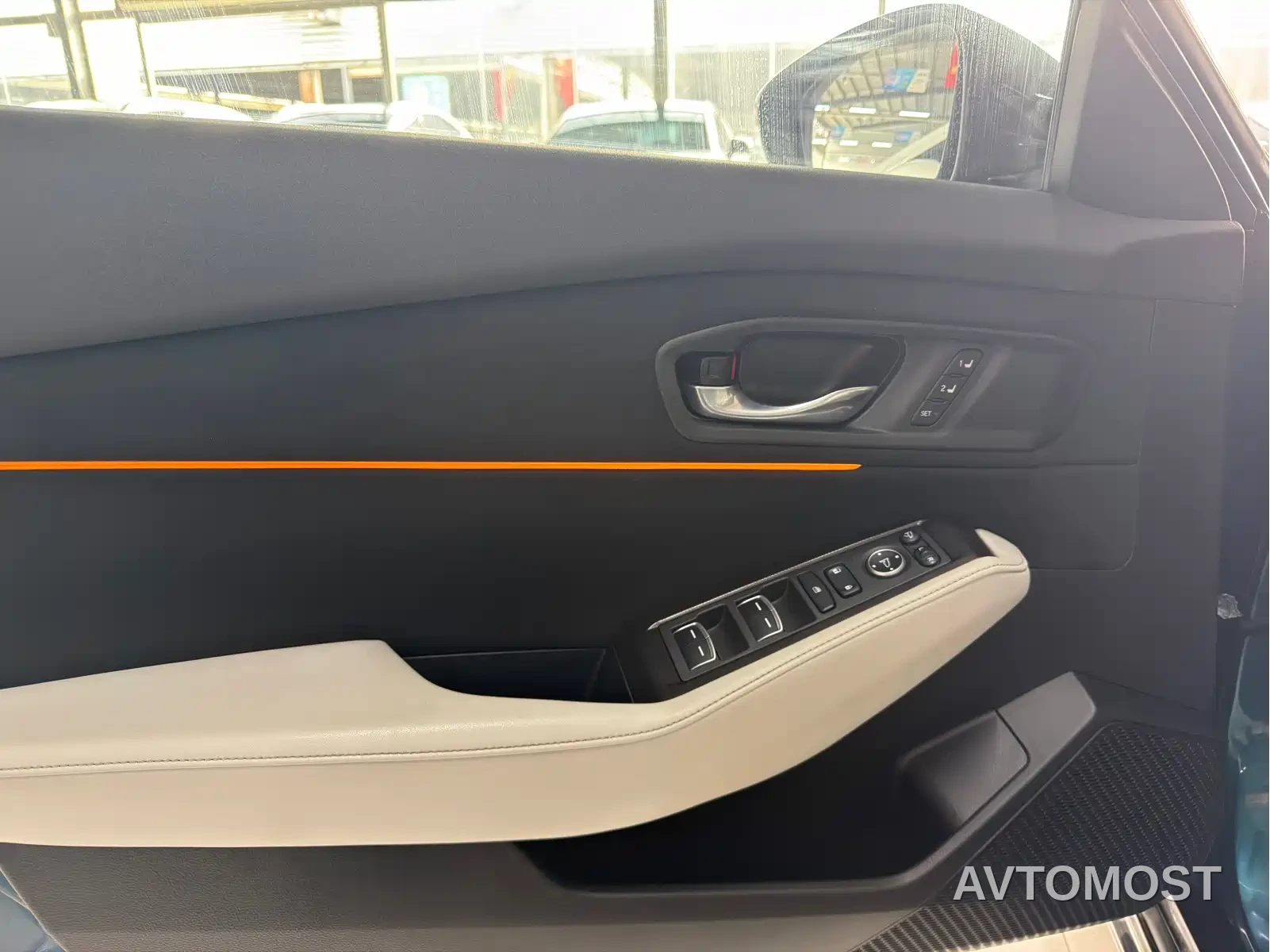 Honda Accord New Energy 2023 2.0L e:PHEV Flagship Edition — фото 3