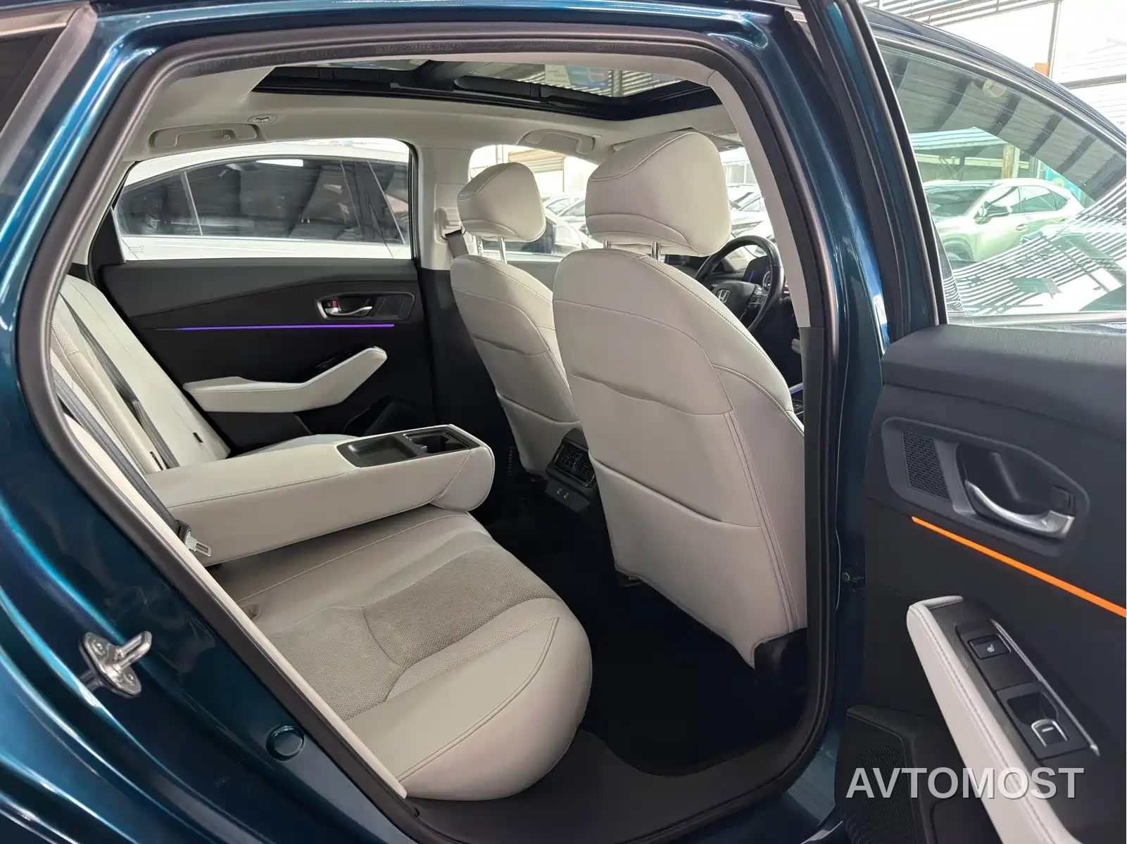 Honda Accord New Energy 2023 2.0L e:PHEV Flagship Edition — фото 12
