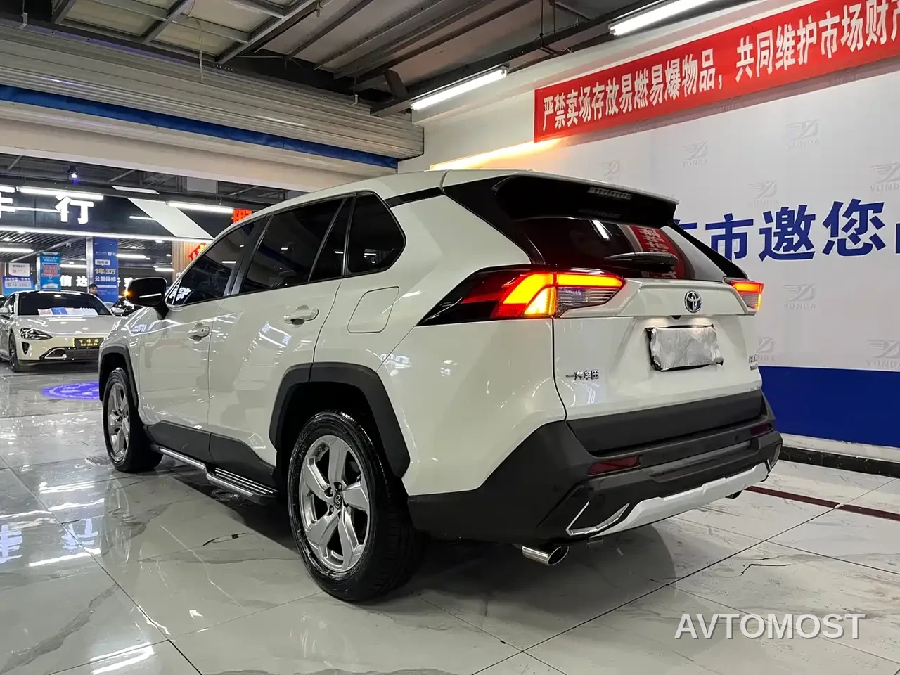 Toyota RAV4 Rongfang 2020 Hybrid 2.5L E-CVT 2WD Elite Edition — фото 3