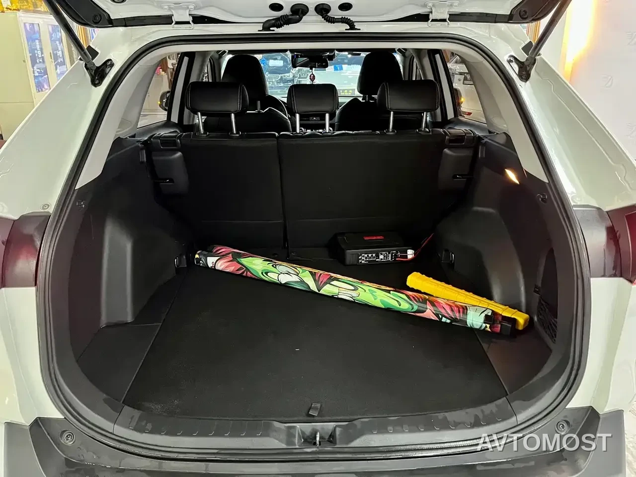 Toyota RAV4 Rongfang 2020 Hybrid 2.5L E-CVT 2WD Elite Edition — фото 8