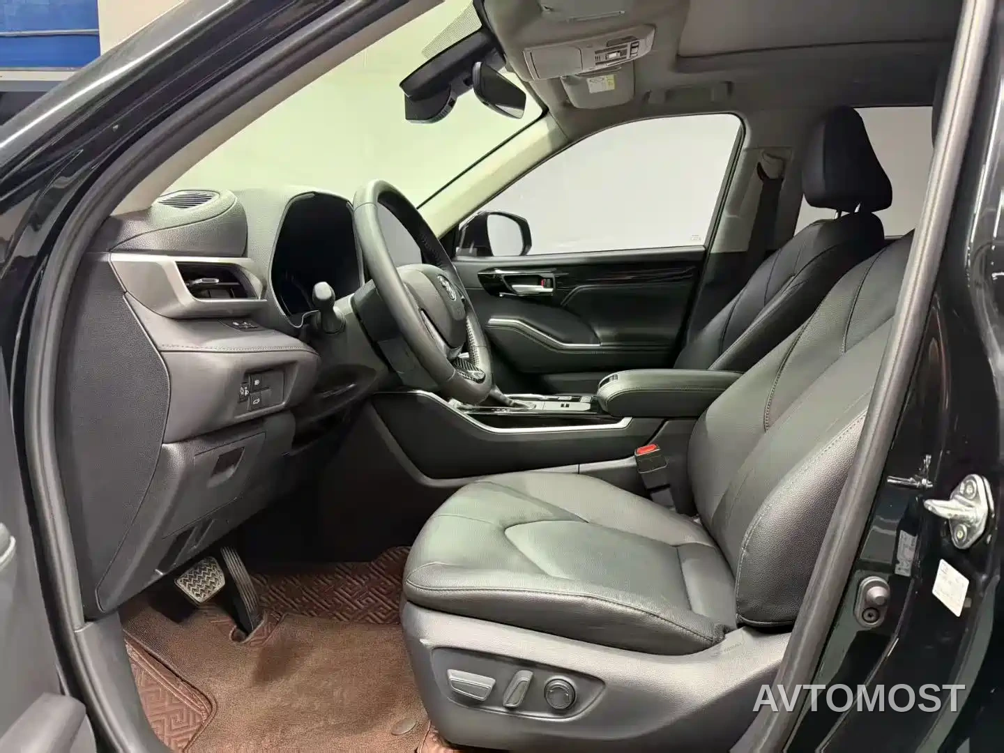 Toyota Highlander 2023 2.5L Smart Hybrid Dual Engine AWD Premium 7-Seater — фото 5