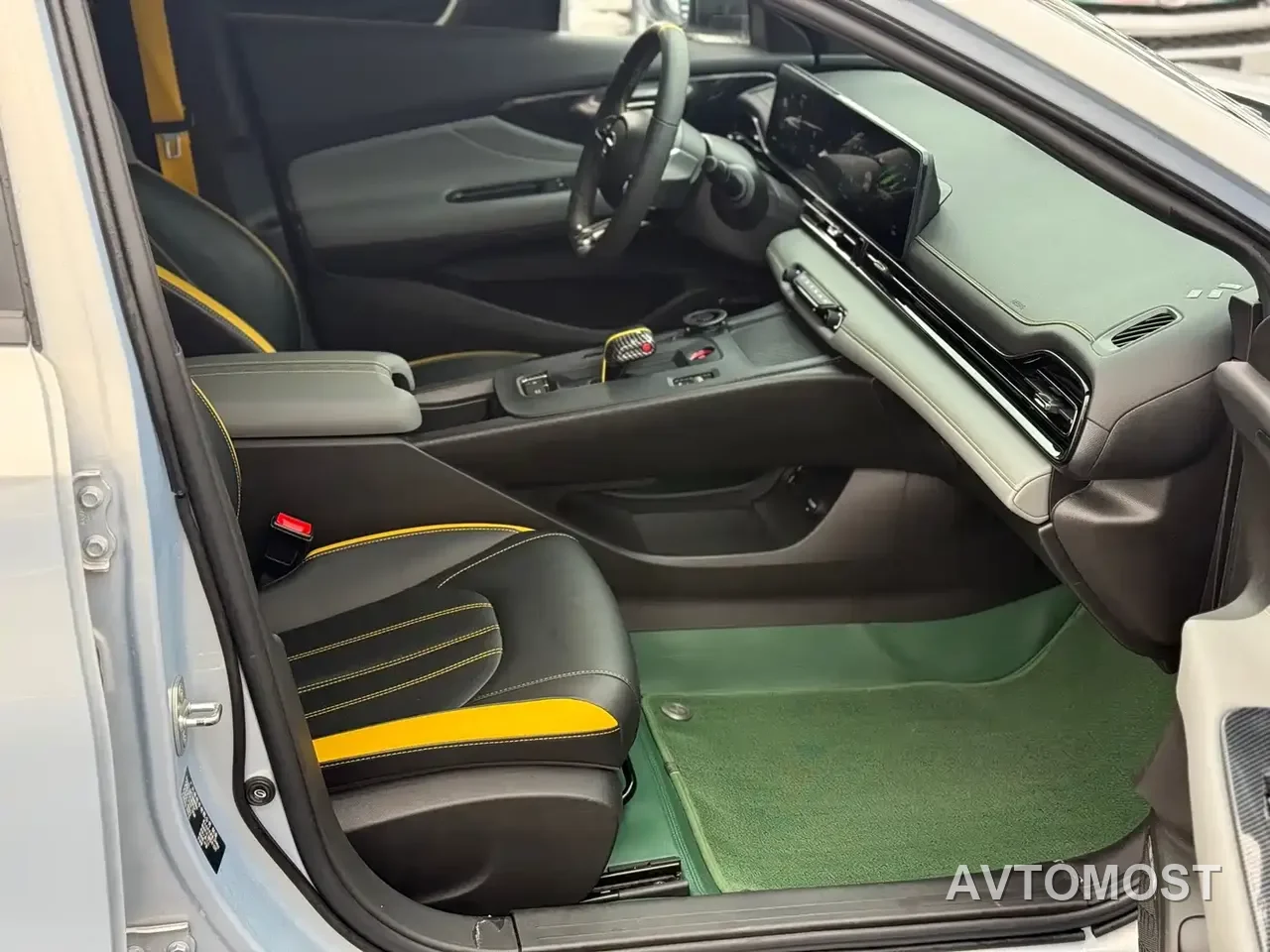 GAC Trumpchi Emkoo 2023 Shadow Leopard H Smart Hybrid — фото 13