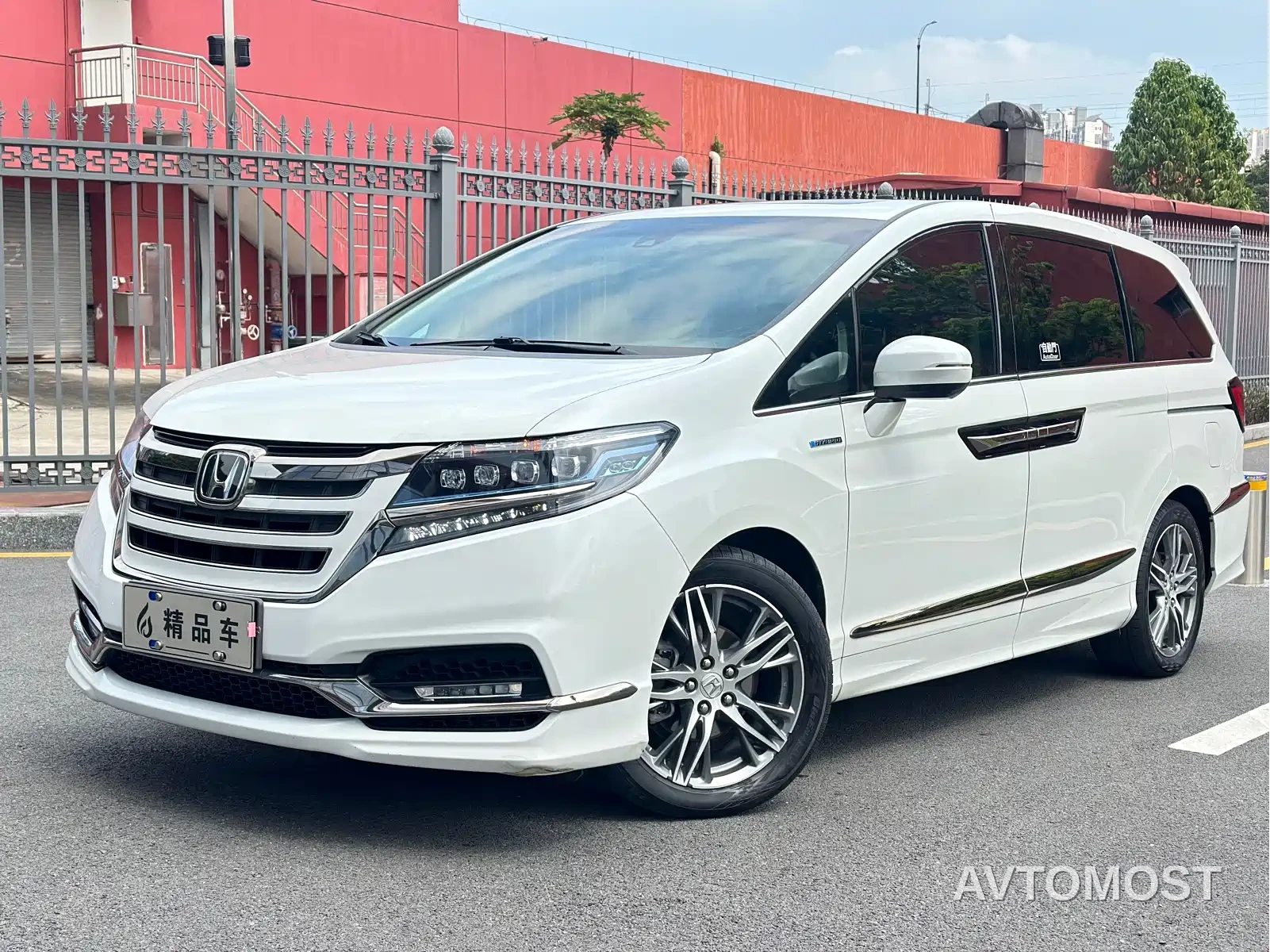Honda Elysion 2019 2.0L Hybrid Luxury Edition — фото 1