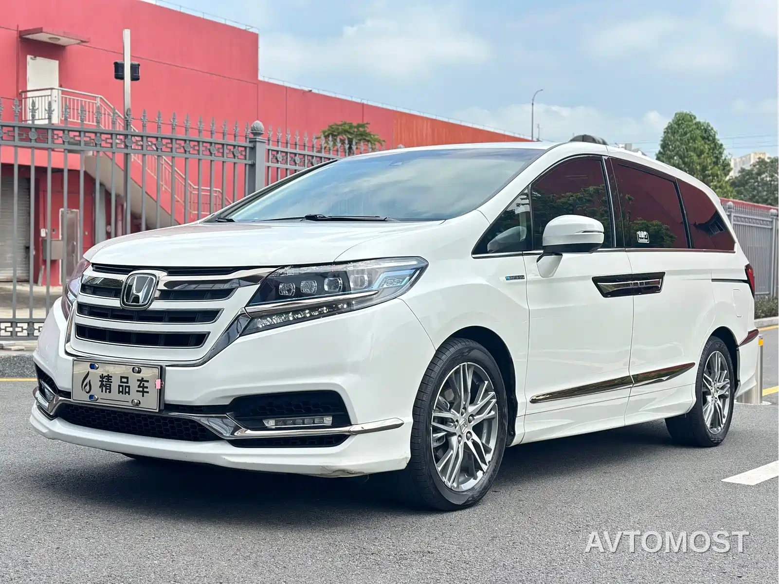 Honda Elysion 2019 2.0L Hybrid Luxury Edition — фото 2