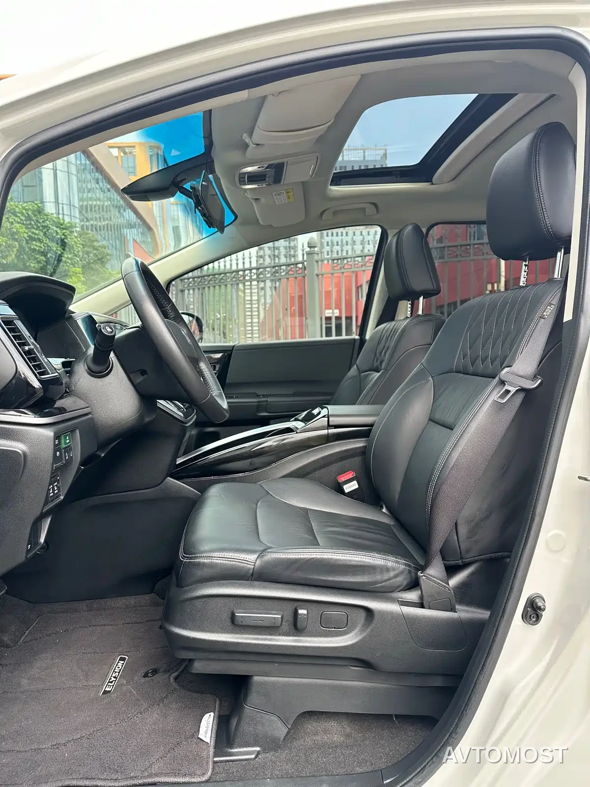 Honda Elysion 2019 2.0L Hybrid Luxury Edition — фото 7