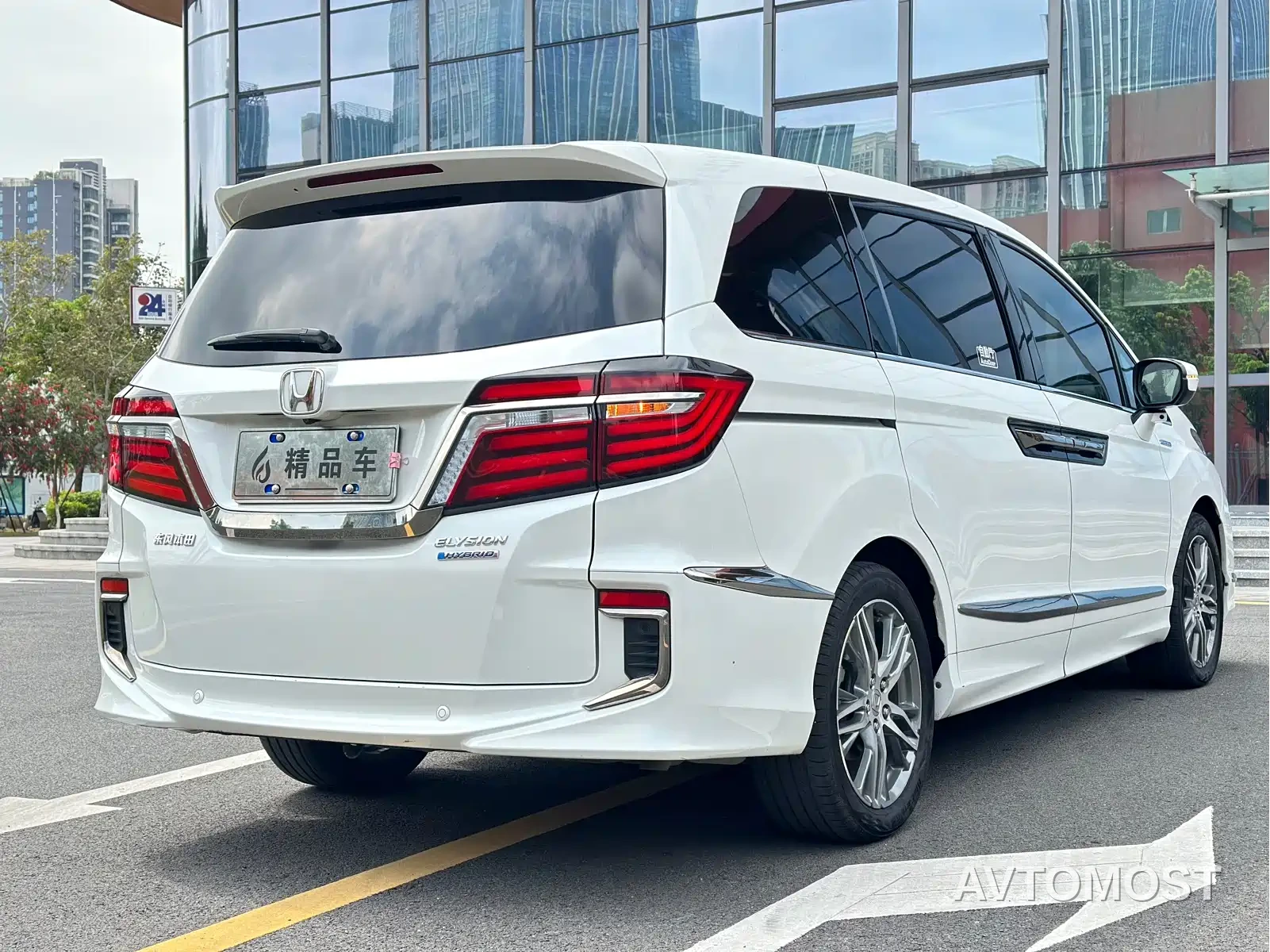 Honda Elysion 2019 2.0L Hybrid Luxury Edition — фото 13