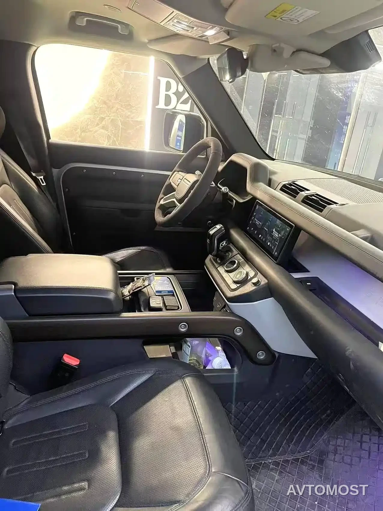 Land Rover Defender 2020 Model 110 P400 HSE — фото 2