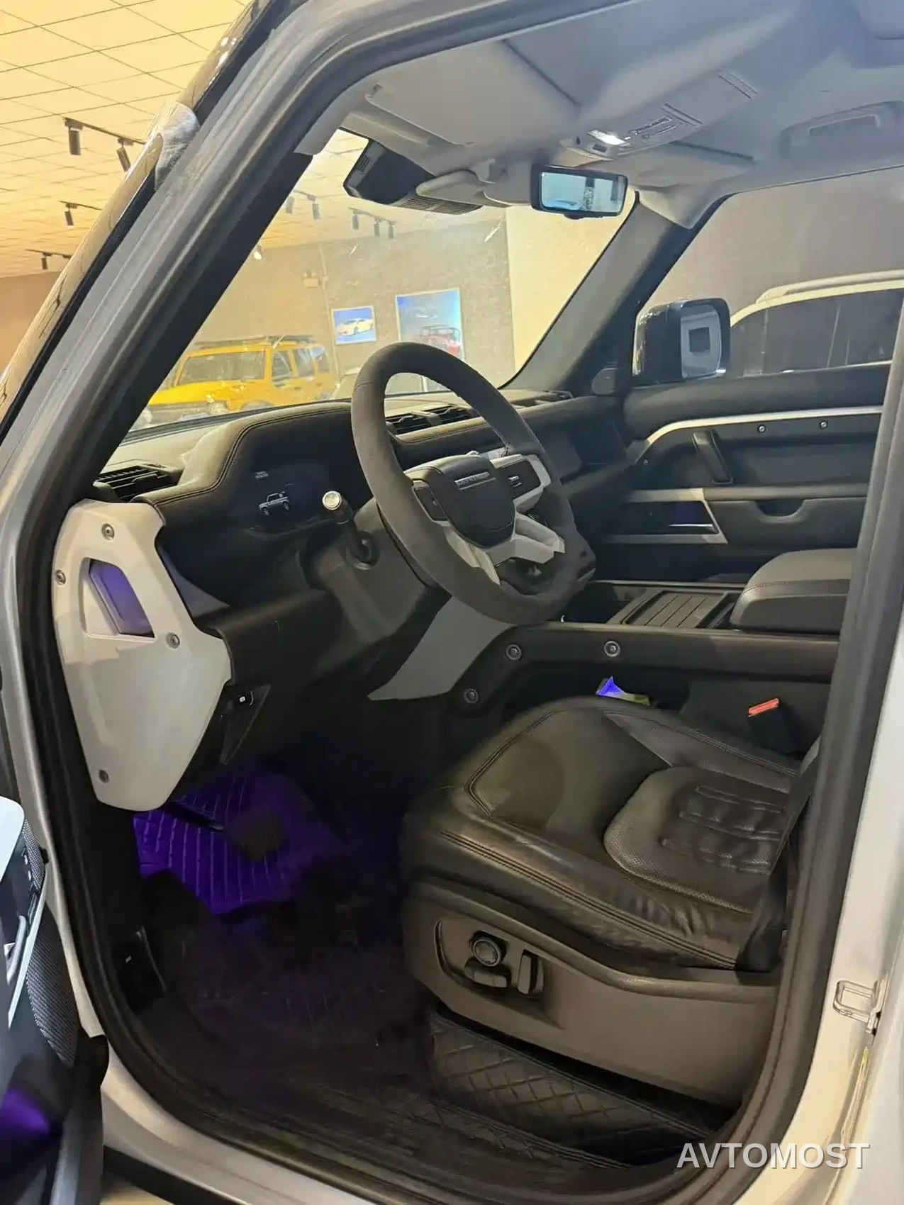 Land Rover Defender 2020 Model 110 P400 HSE — фото 9
