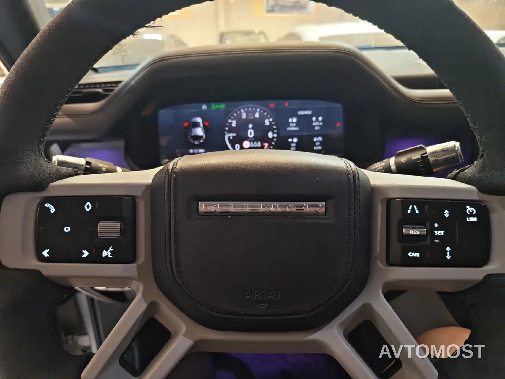 Land Rover Defender 2020 Model 110 P400 HSE — фото 15