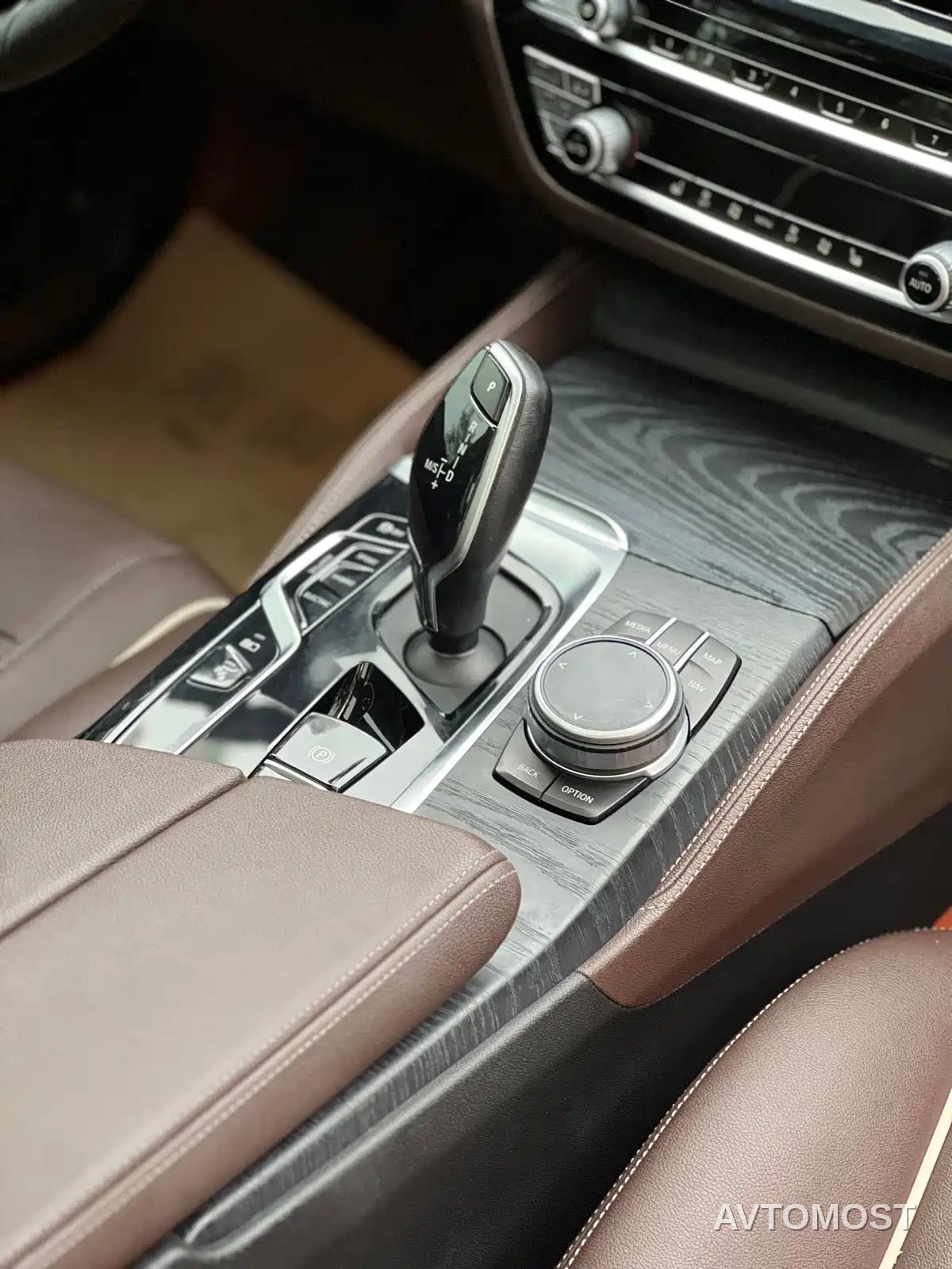 BMW 5 Series New Energy 2021 535Le M Sport Package — фото 16