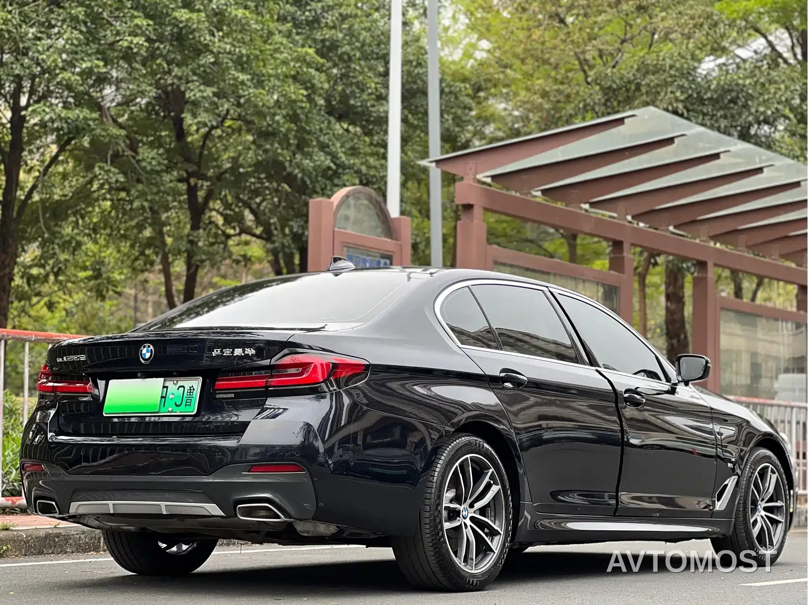 BMW 5 Series New Energy 2021 535Le M Sport Package — фото 22