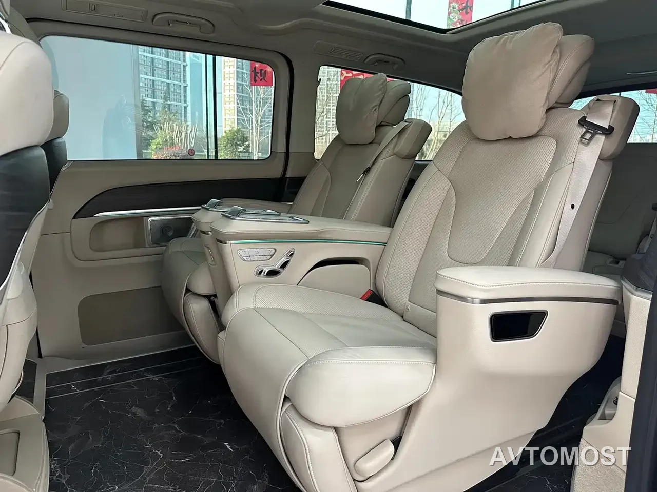 Mercedes-Benz V-Class 2024 V 300 L Long Wheelbase Luxury Edition — фото 19