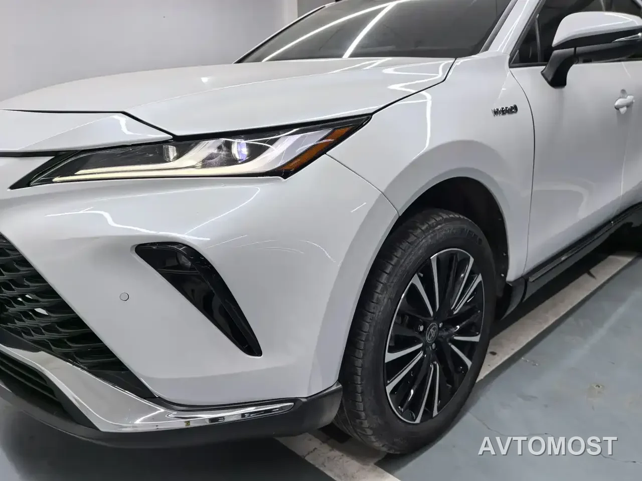 Toyota Venza 2022 Dual Engine 2.5L CVT 2WD Premium — фото 11