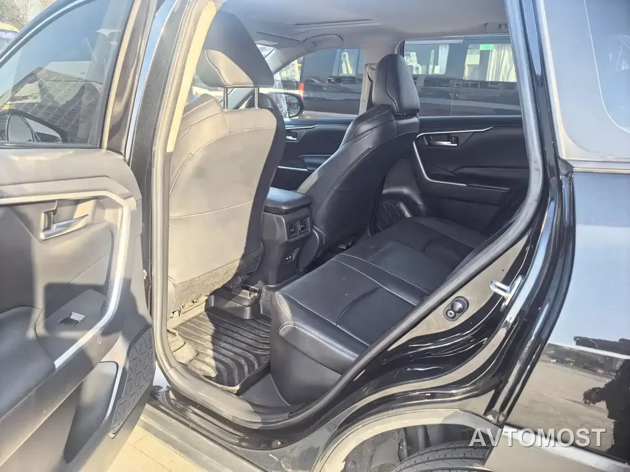 Toyota Wildlander 2021 Hybrid 2.5L E-CVT 2WD Luxury Edition — фото 9