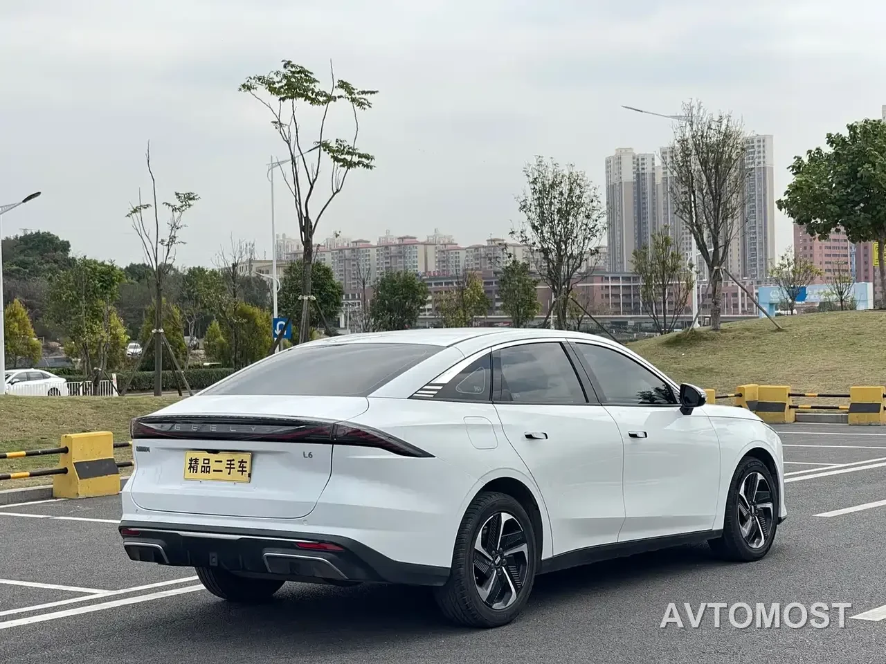 Geely Galaxy L6 2023 60km PLUS — фото 9