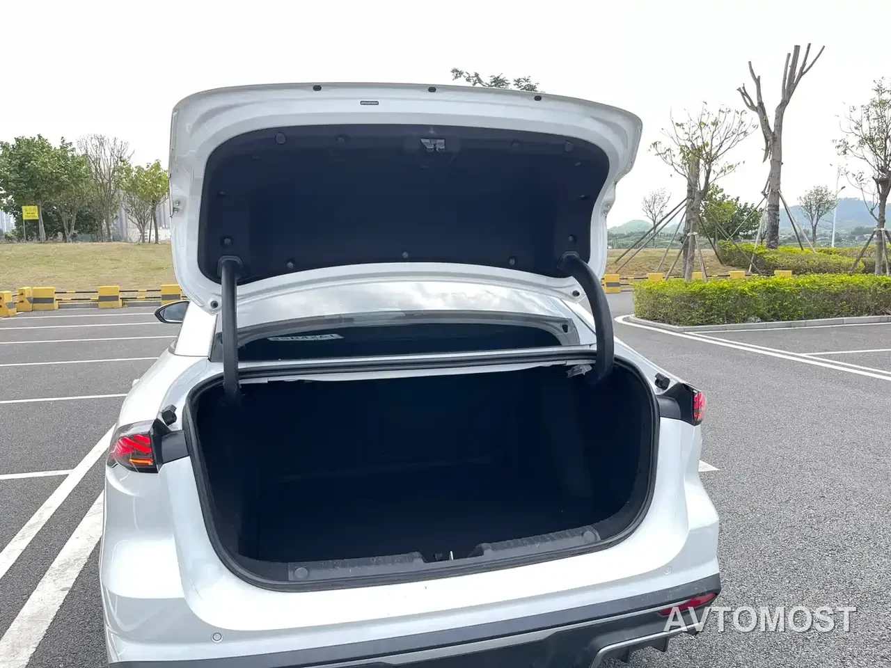 Geely Galaxy L6 2023 60km PLUS — фото 11