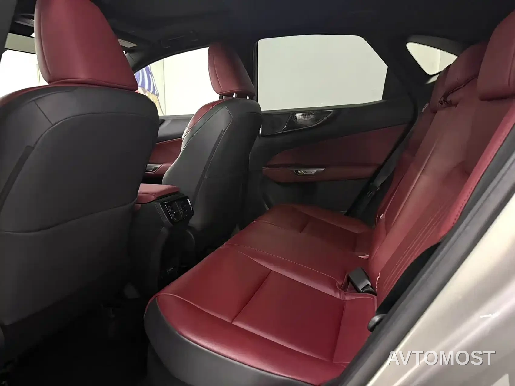 Lexus NX 2023 350h FWD Joy Creation Edition — фото 5
