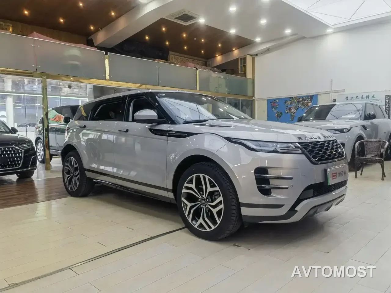 Land Rover Range Rover Evoque New Energy 2023 Range Rover Evoque L P300e Plug-in Hybrid Edition — фото 3