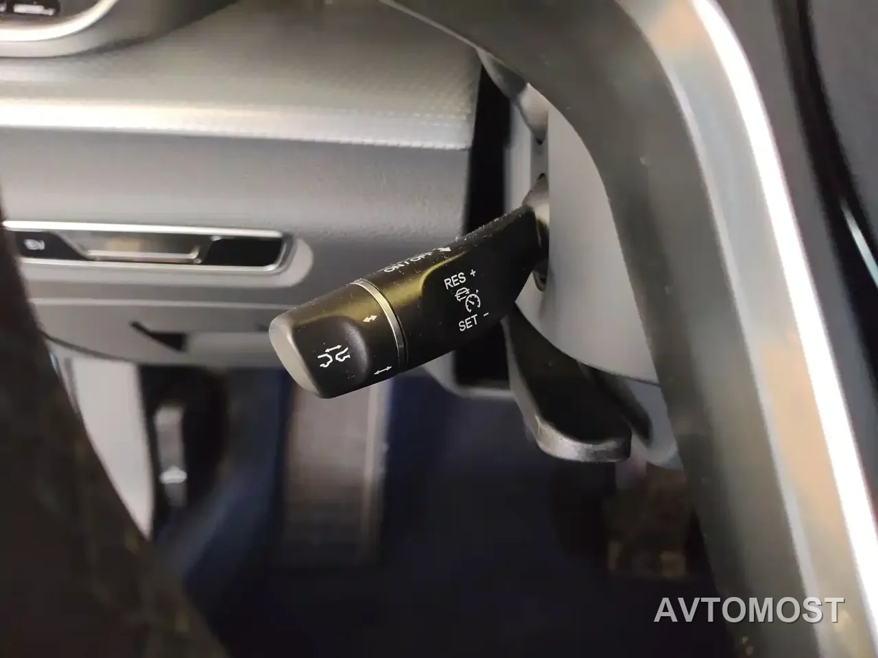 Hongqi H5 2024 1.5T HEV Smart Connect Flag Smooth Edition — фото 17