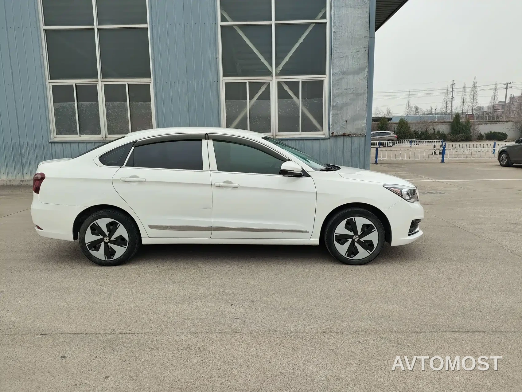 Dongfeng Fengshen E70 2022 500 PLUS Ultra Edition — фото 4