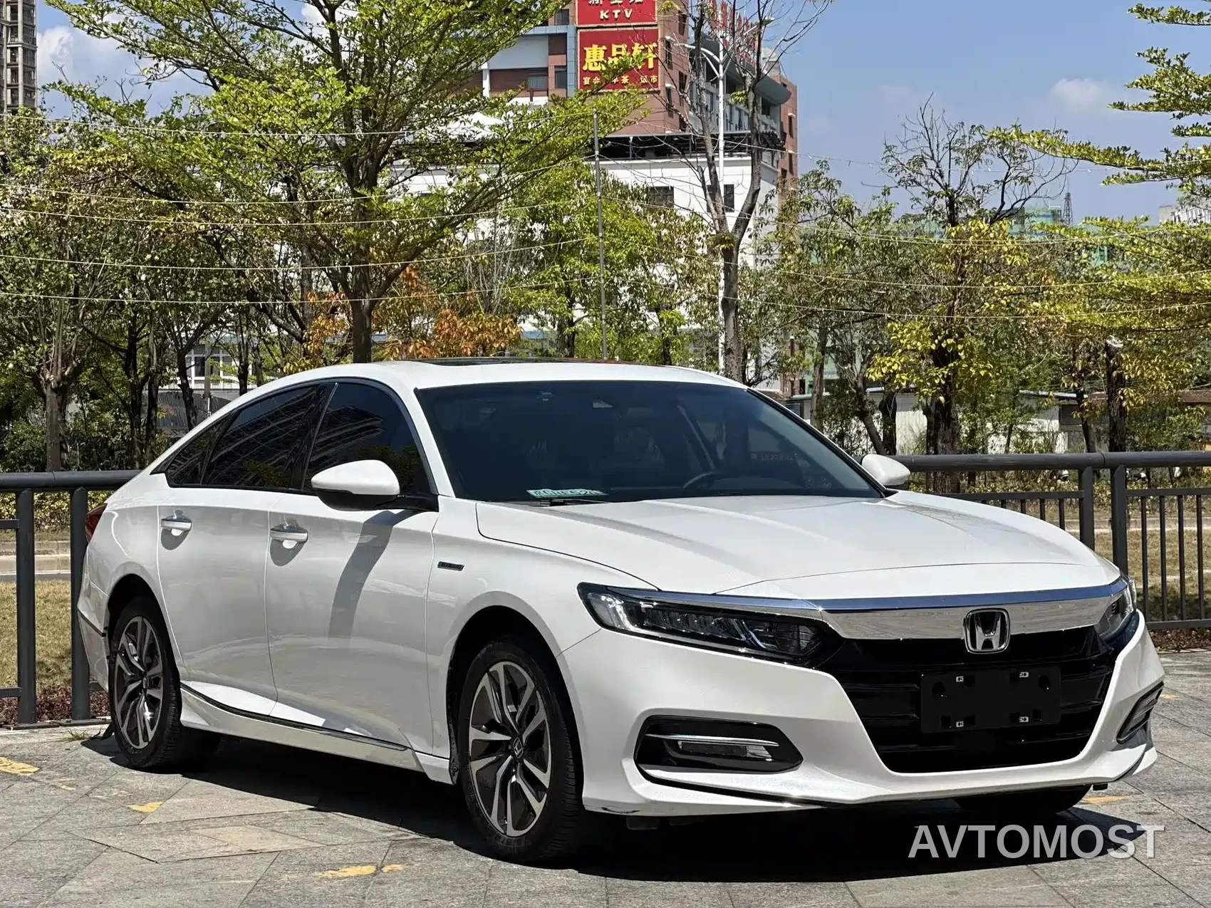 Honda Accord 2018 Sharp Hybrid 2.0L Sharp Leader (China V) — фото 3